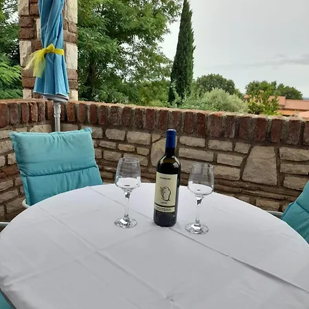 Villa-johanna Kaštelir